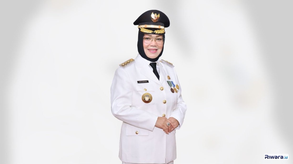 Profil Bupati Sukoharjo Etik Suryani